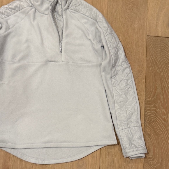 Athleta Women’s Gray Quilted Half-Zip Pullover size medium - Picture 6 of 13